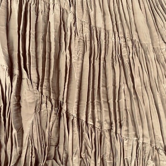 Chico’s Size 1 ( M) Pleated Maxi Skirt Beige Champagne Crinkle Boho Resort Style - Picture 4 of 12